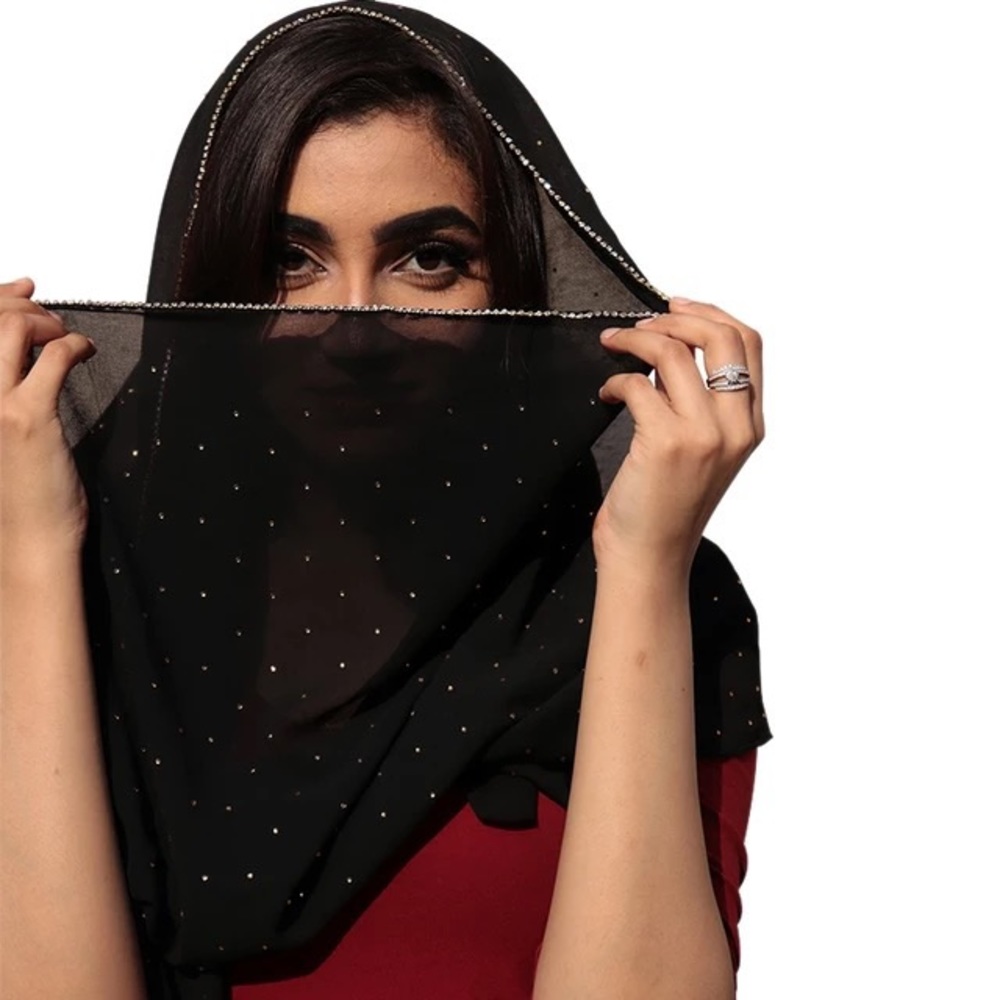 Hijab - Picture 3 of 3